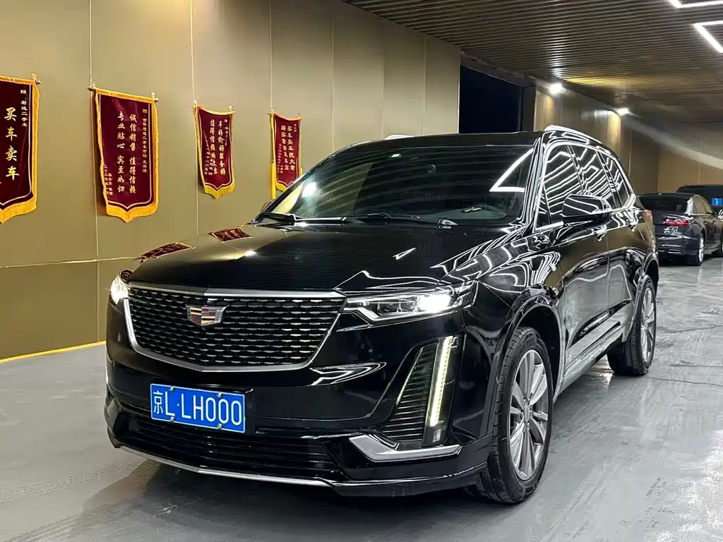 Cadillac XT6 2021 — фото 1