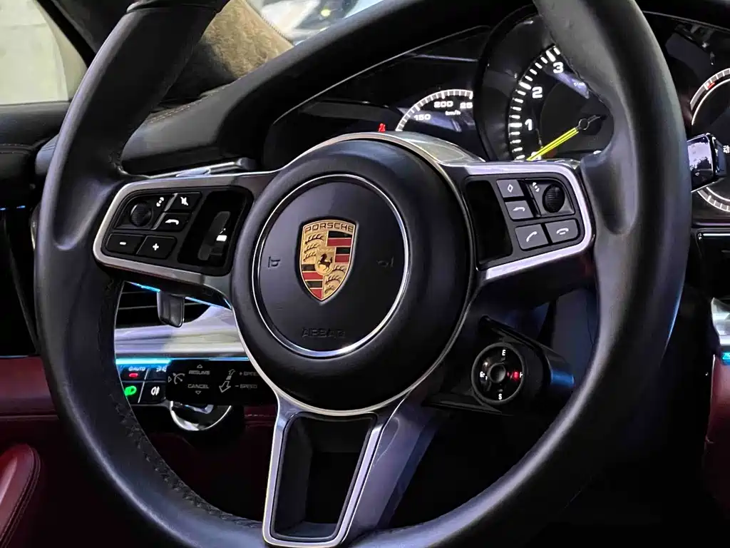 Porsche Panamera New Energy 2018 — фото 8