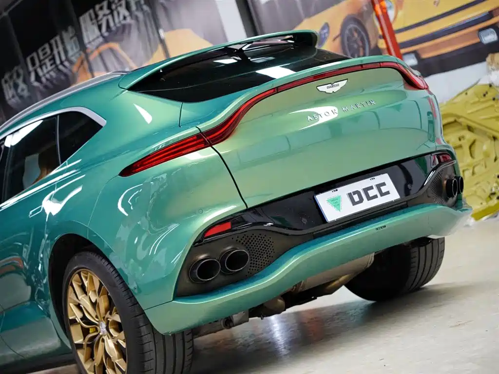 Aston Martin DBX 2023