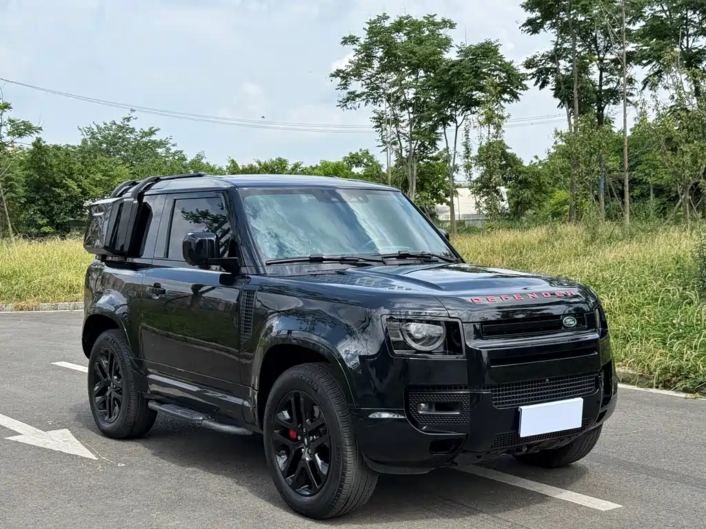 Land Rover Defender 2024