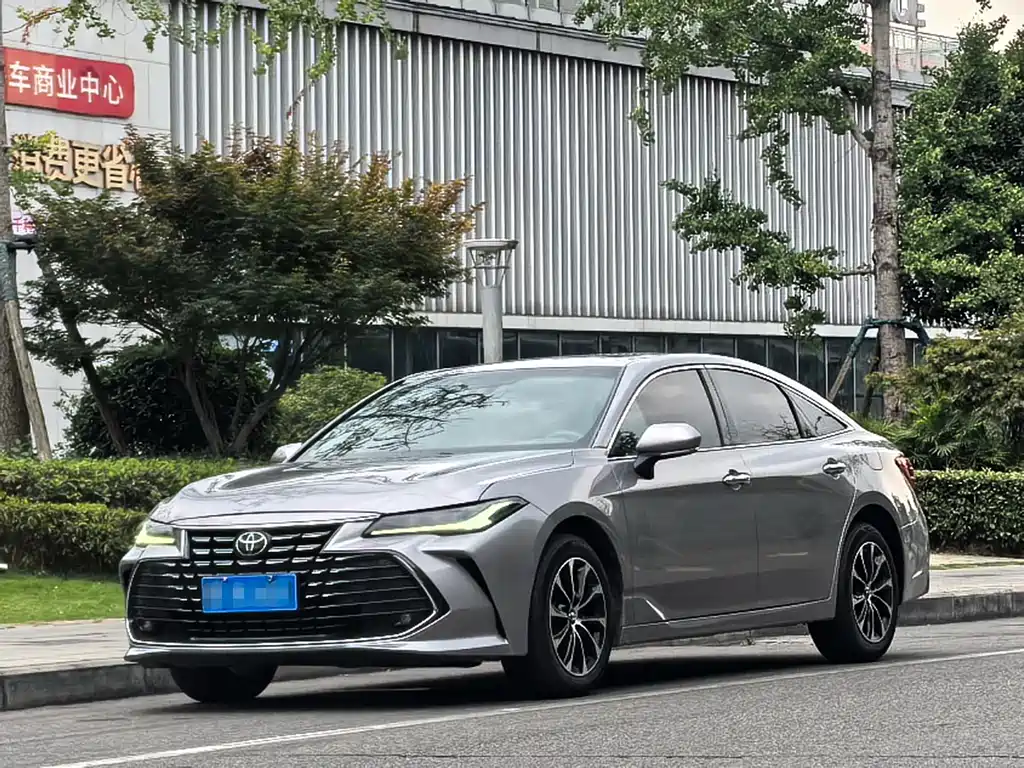 Toyota Avalon 2023 — фото 1