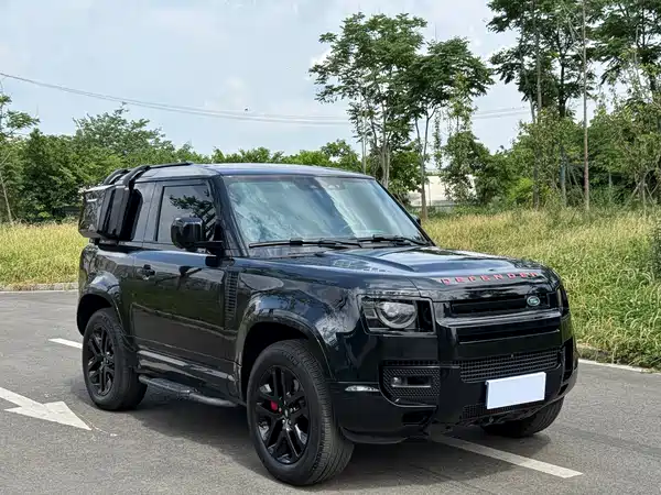 Land Rover Defender 2023
