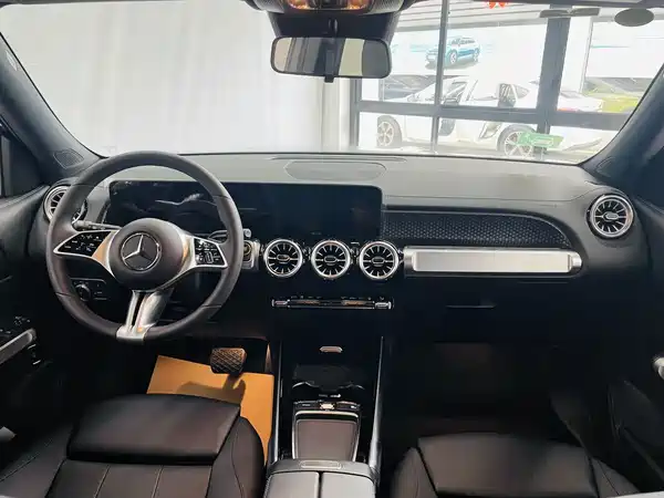 Mercedes-Benz EQB 2025