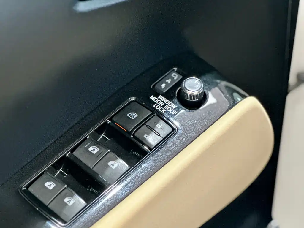 Toyota Alphard 2016 — фото 23