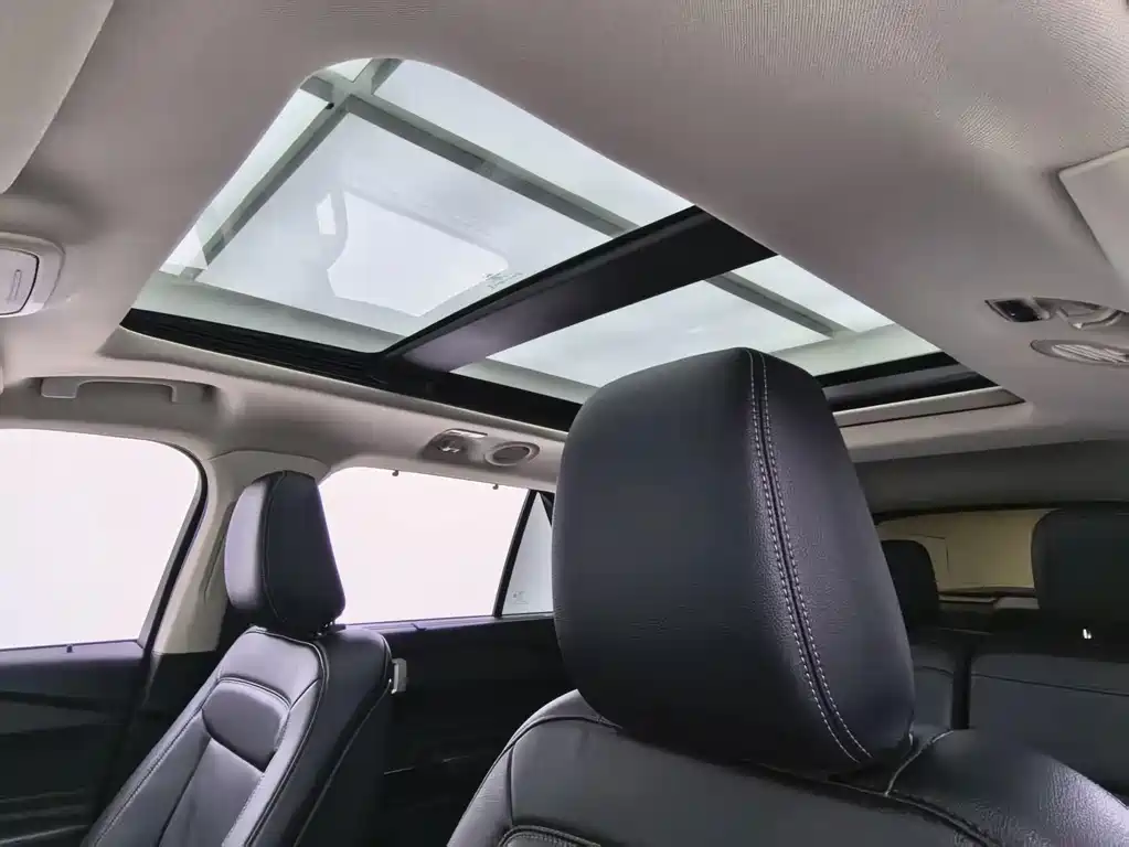 Ford Explorer 2022 — фото 21