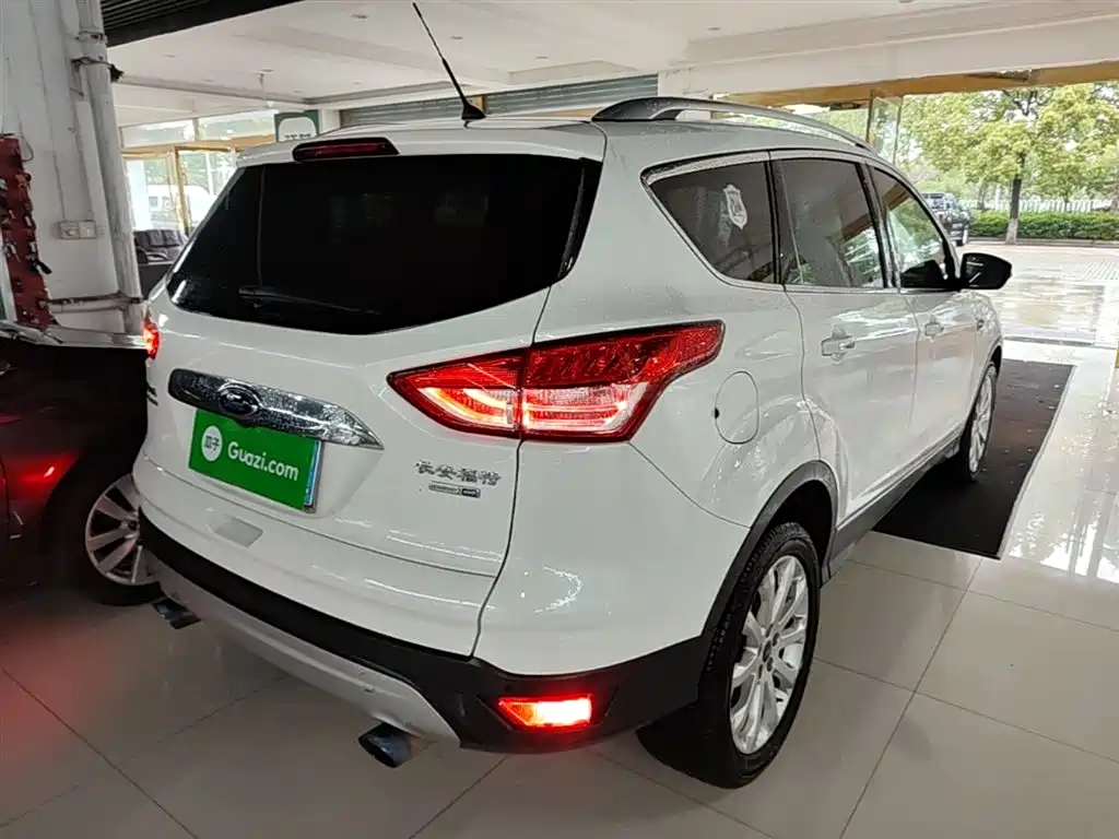 Ford Kuga 2015 — фото 7