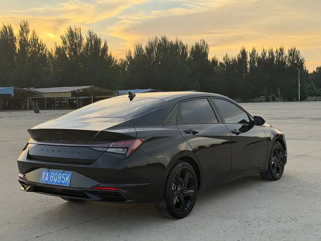 Hyundai Elantra 2022