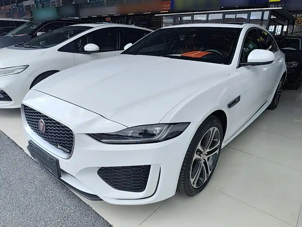 Jaguar XEL 2023 — фото 1