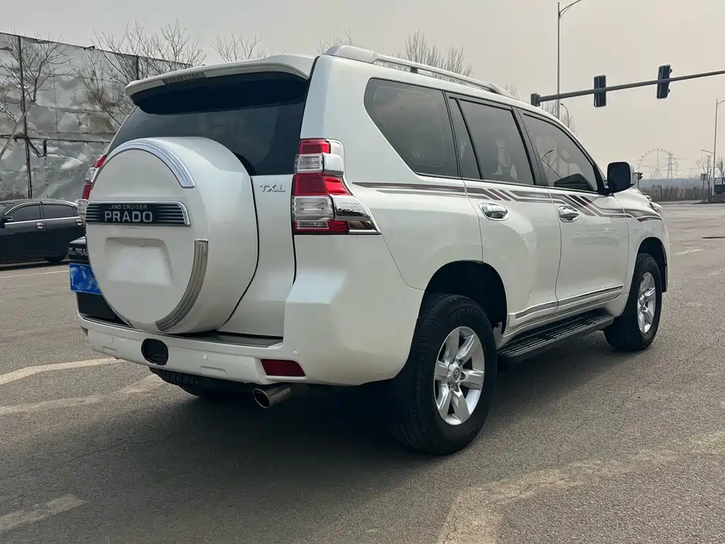 Toyota Prado 2014 — фото 12
