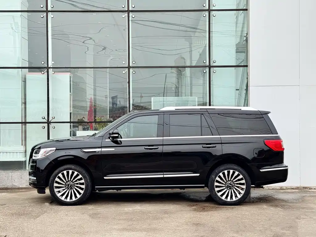 Lincoln Navigator 2019 — фото 8