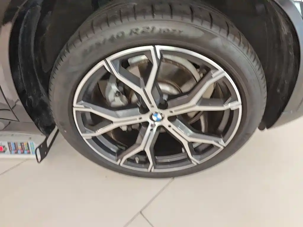BMW X5 2025 — фото 12