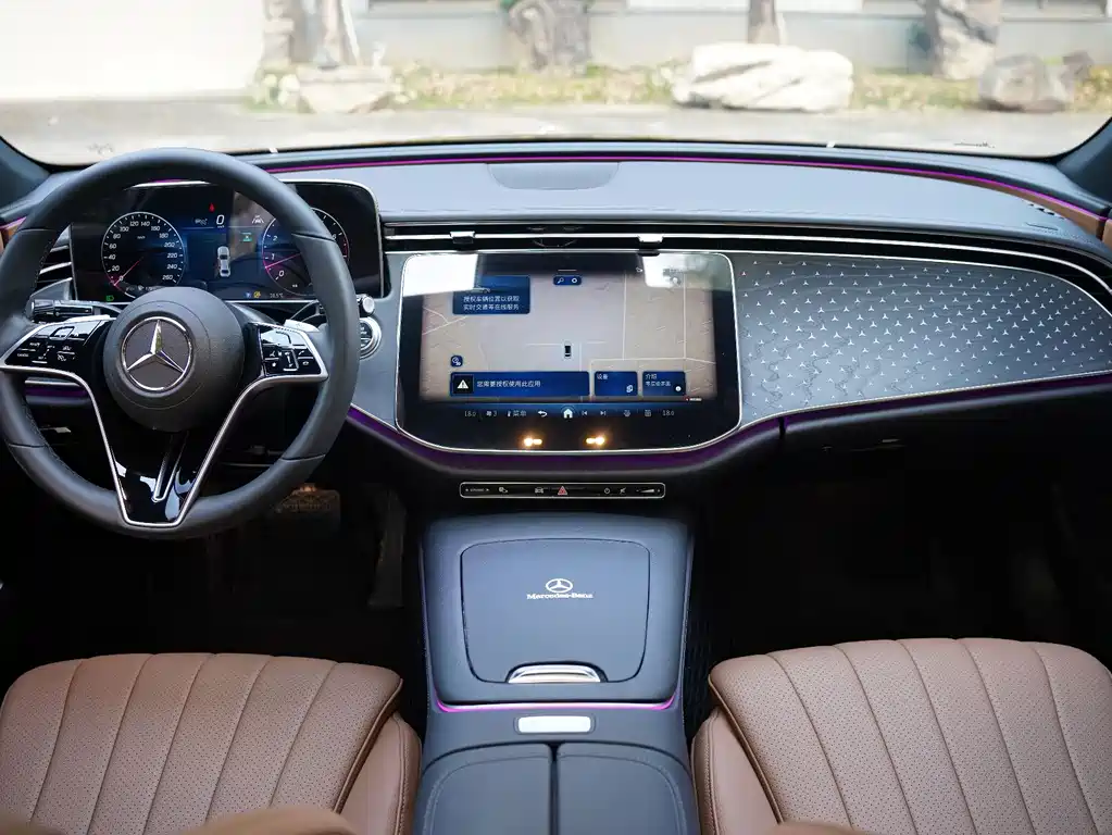 Mercedes-Benz E-Class 2024 — фото 17