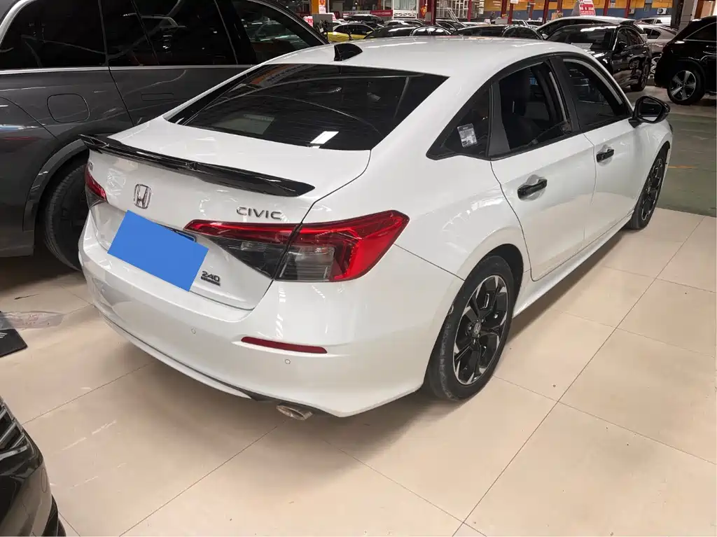 Honda Civic 2023 — фото 10