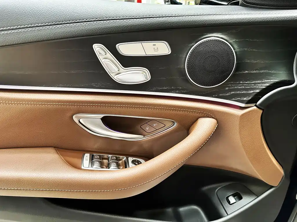 Mercedes-Benz E-Class 2018 — фото 11