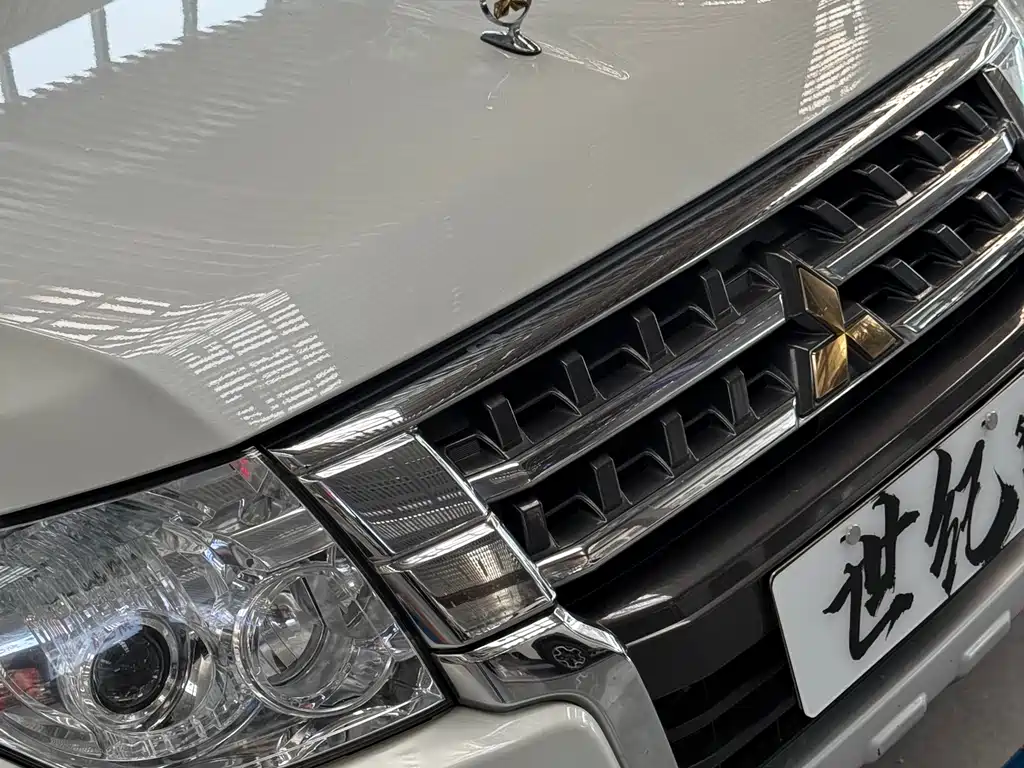 Mitsubishi Pajero 2018 — фото 6