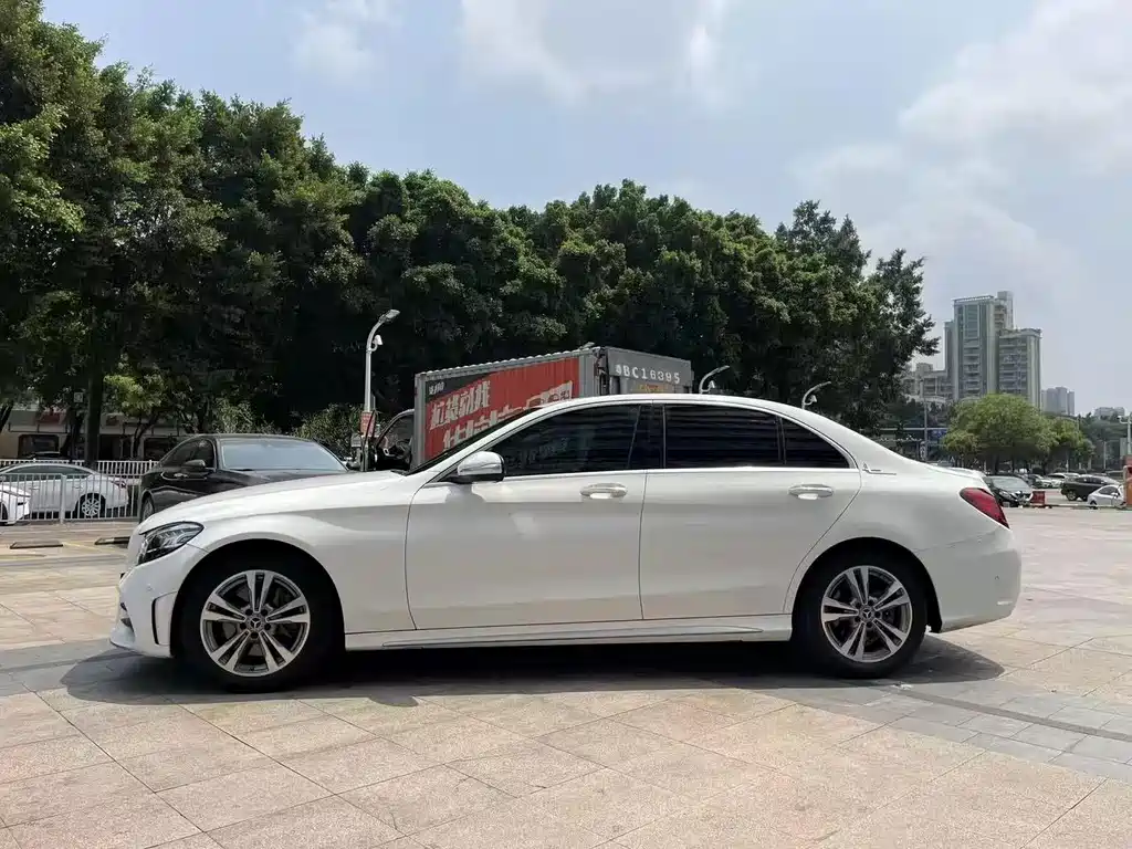 Mercedes-Benz C-Class 2020 — фото 11