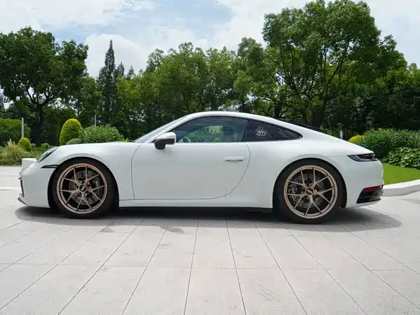 Porsche 911 2025