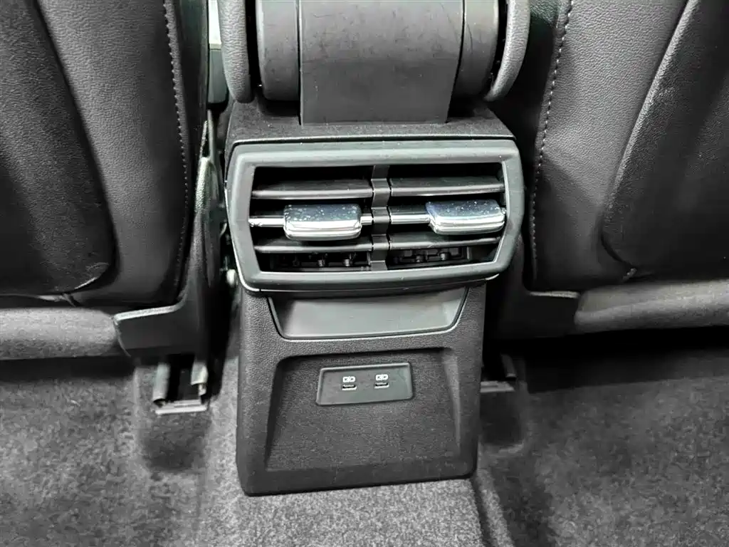 Audi A3 2023 — фото 15