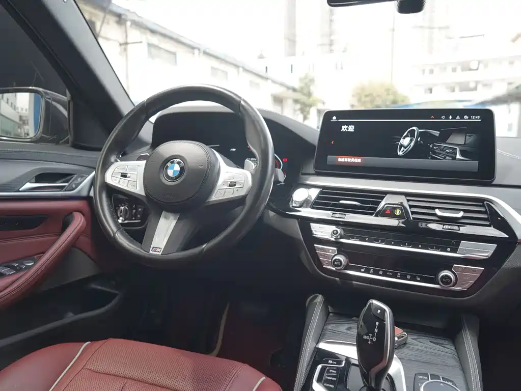 BMW 5 Series 2023 — фото 15