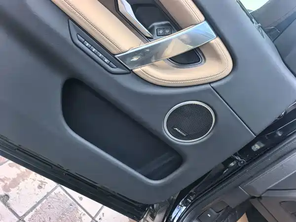 Land Rover Discovery Sport 2025