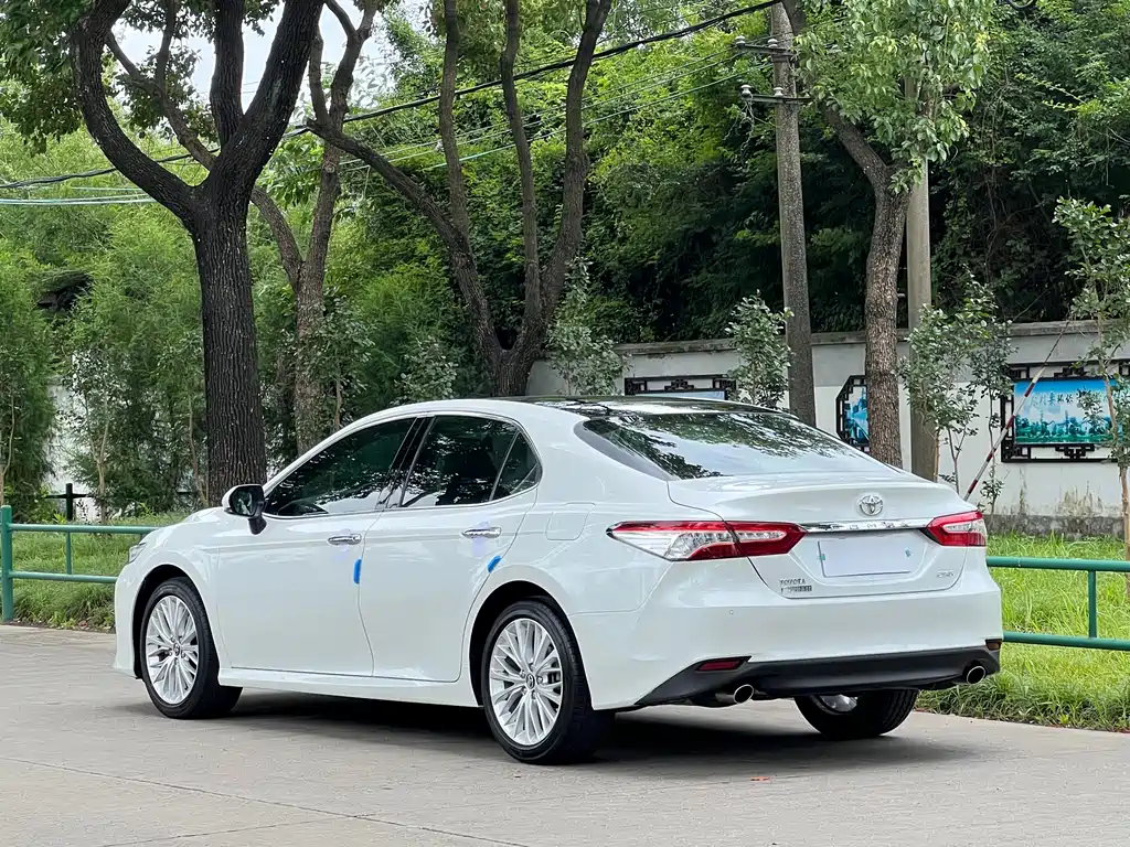 Toyota Camry 2019