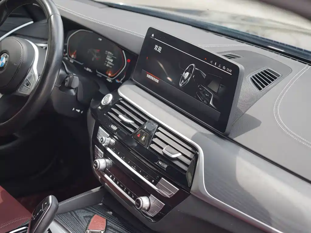 BMW 5 Series 2023 — фото 14