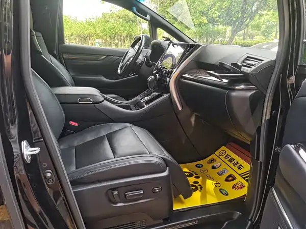 Toyota Vellfire 2023