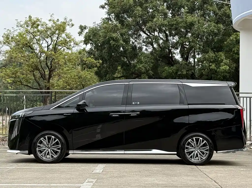 GAC Motor Trumpchi M8 2025 — фото 4