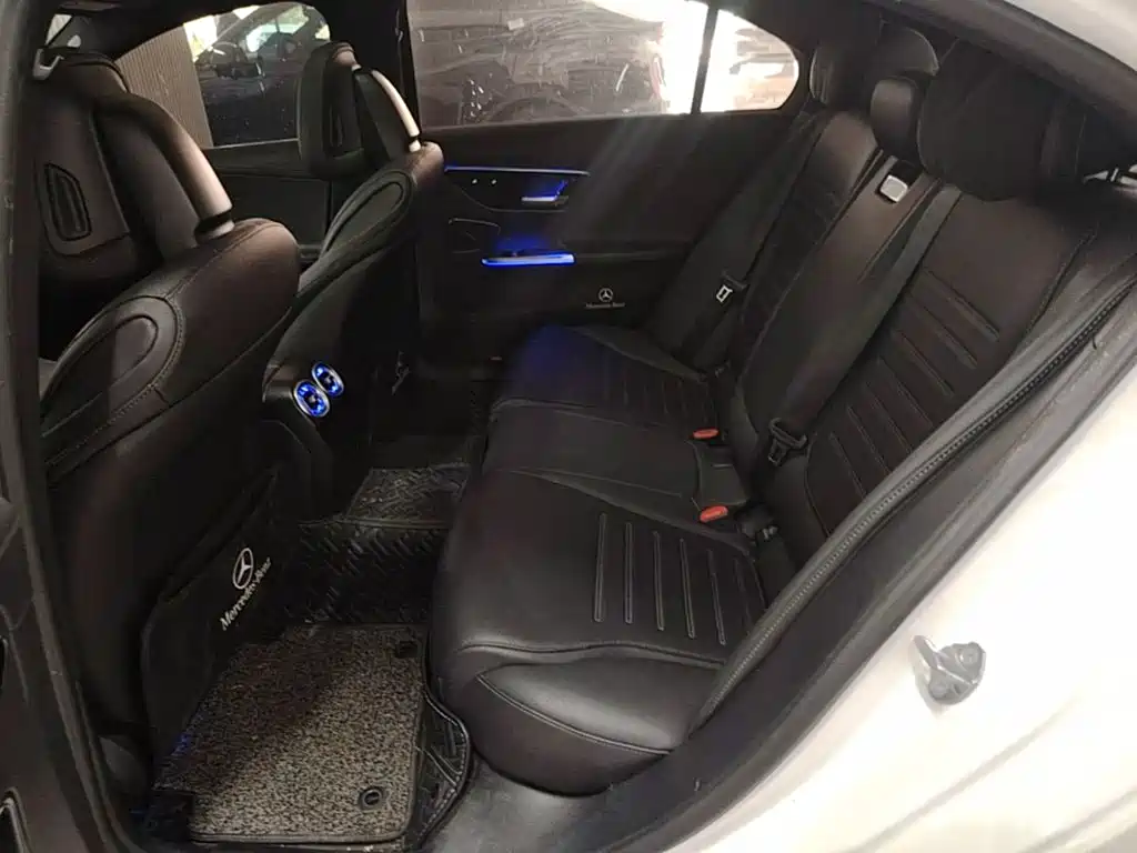 Mercedes-Benz C-Class 2023 — фото 17