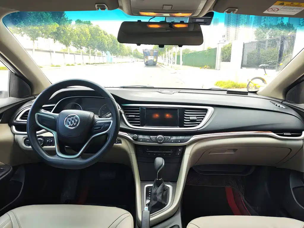 Buick Excelle 2015 — фото 11