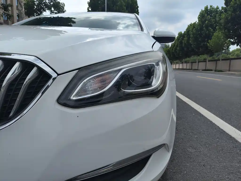 Buick Excelle 2015 — фото 4