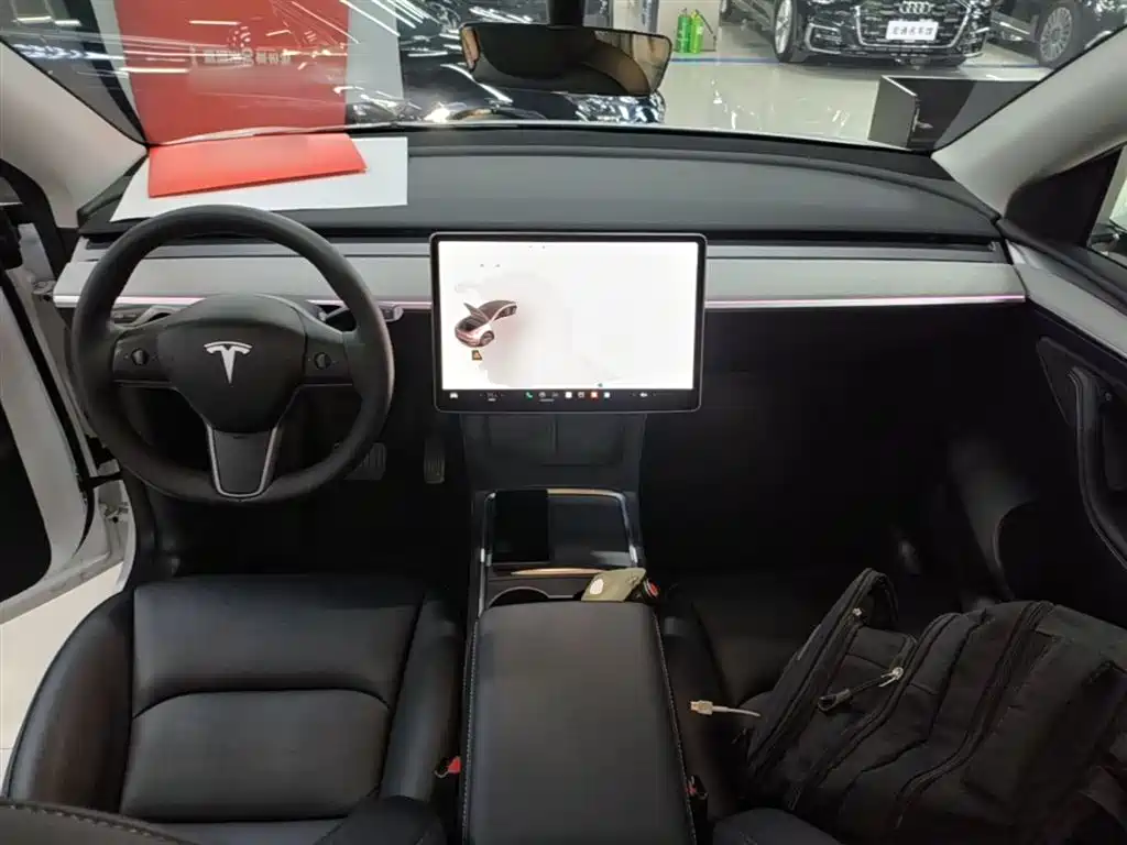 Tesla Model Y 2023 — фото 10