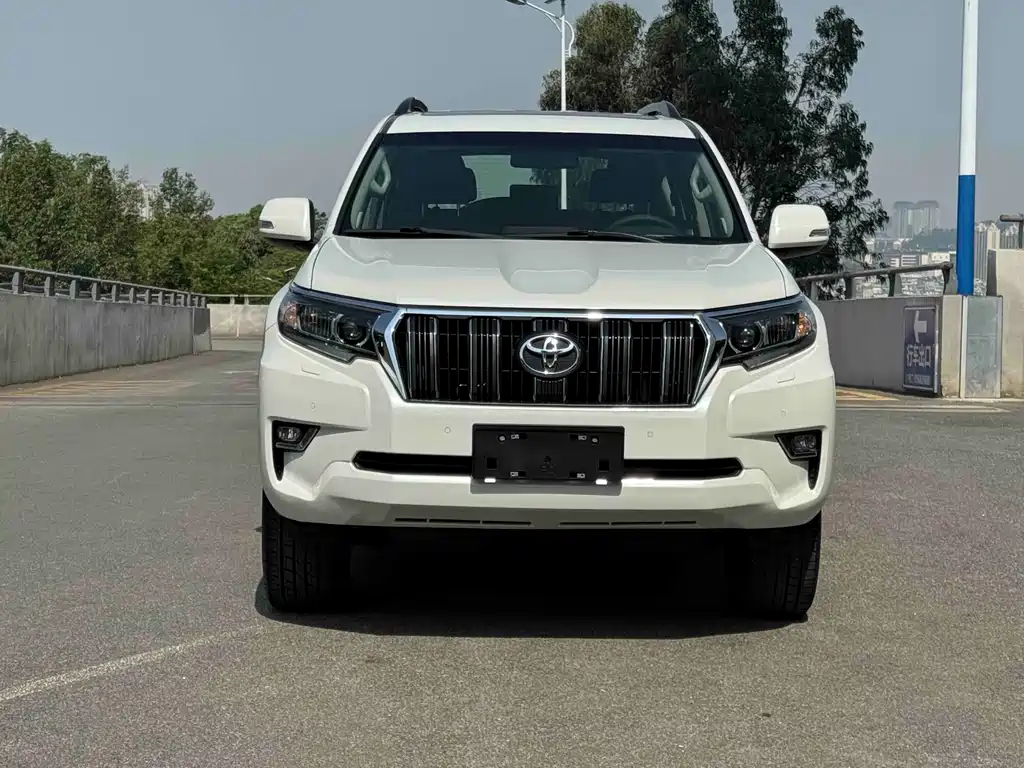 Toyota Prado 2018 — фото 2