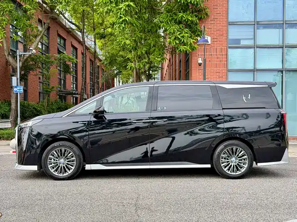 GAC Trumpchi M8 2025