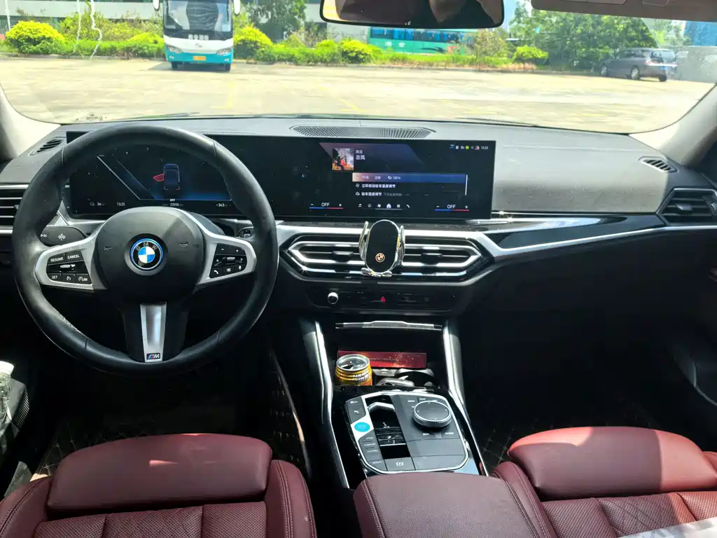 BMW i3 2024 — фото 7