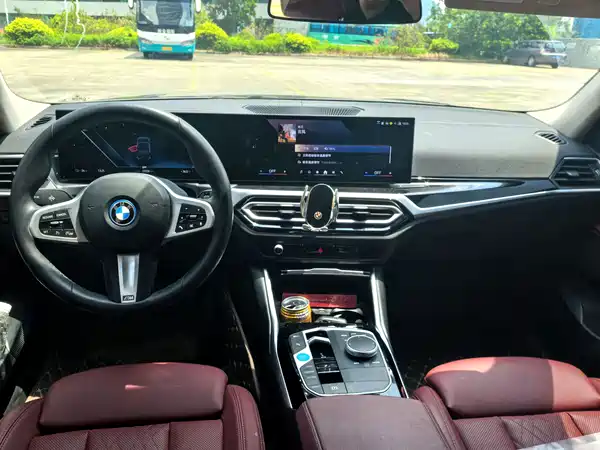 BMW i3 2024