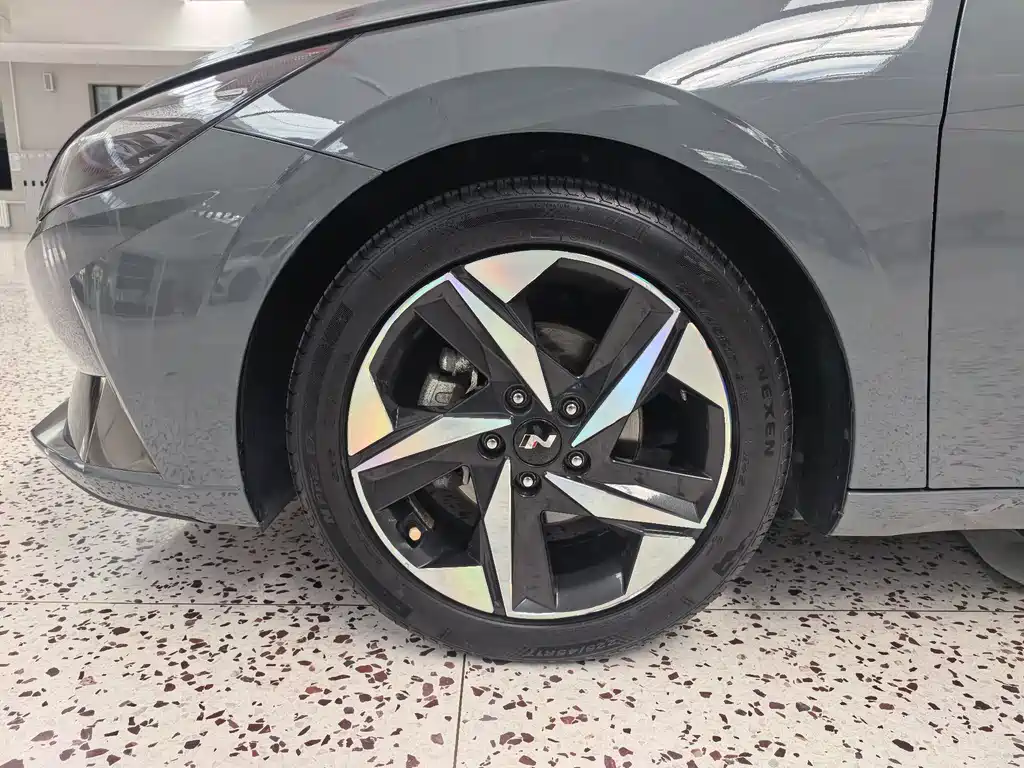 Hyundai Elantra 2023 — фото 23