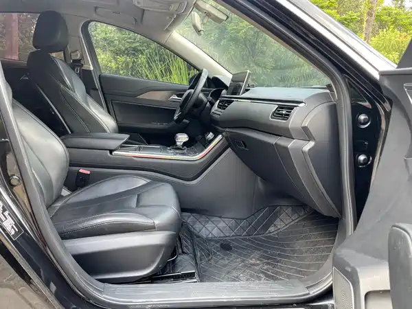 Hongqi H5 2020