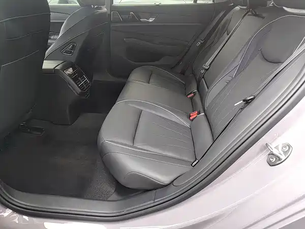 Volkswagen Passat 2024
