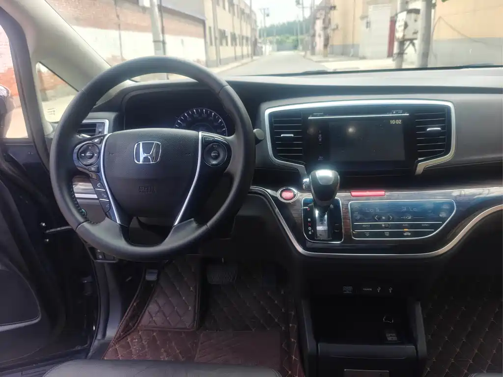 Honda Odyssey 2017 — фото 11