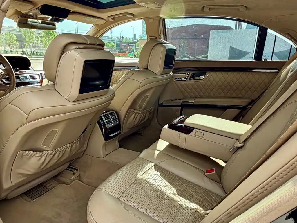 Mercedes-Benz S-Class AMG 2011 — фото 9