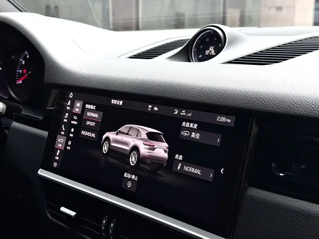 Porsche Cayenne 2021 — фото 13