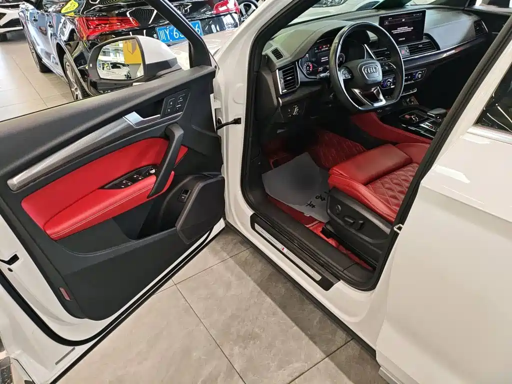 Audi Q5L Sportback 2022 — фото 13