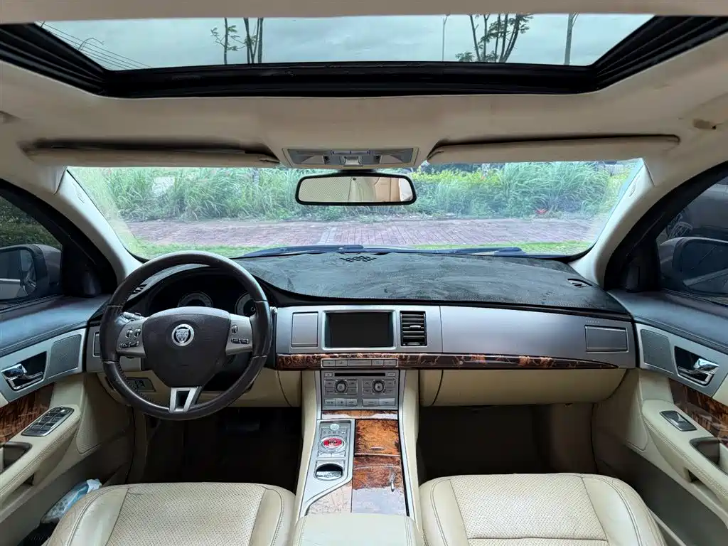 Jaguar XF 2008 — фото 14