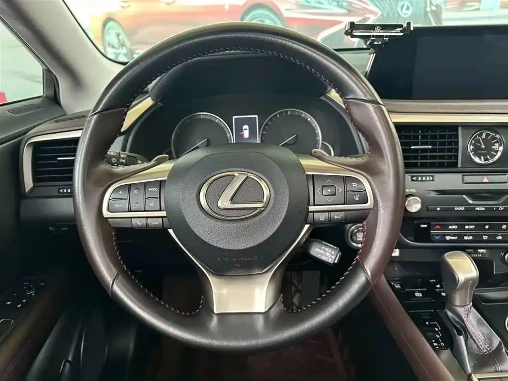 Lexus RX 2020 — фото 13