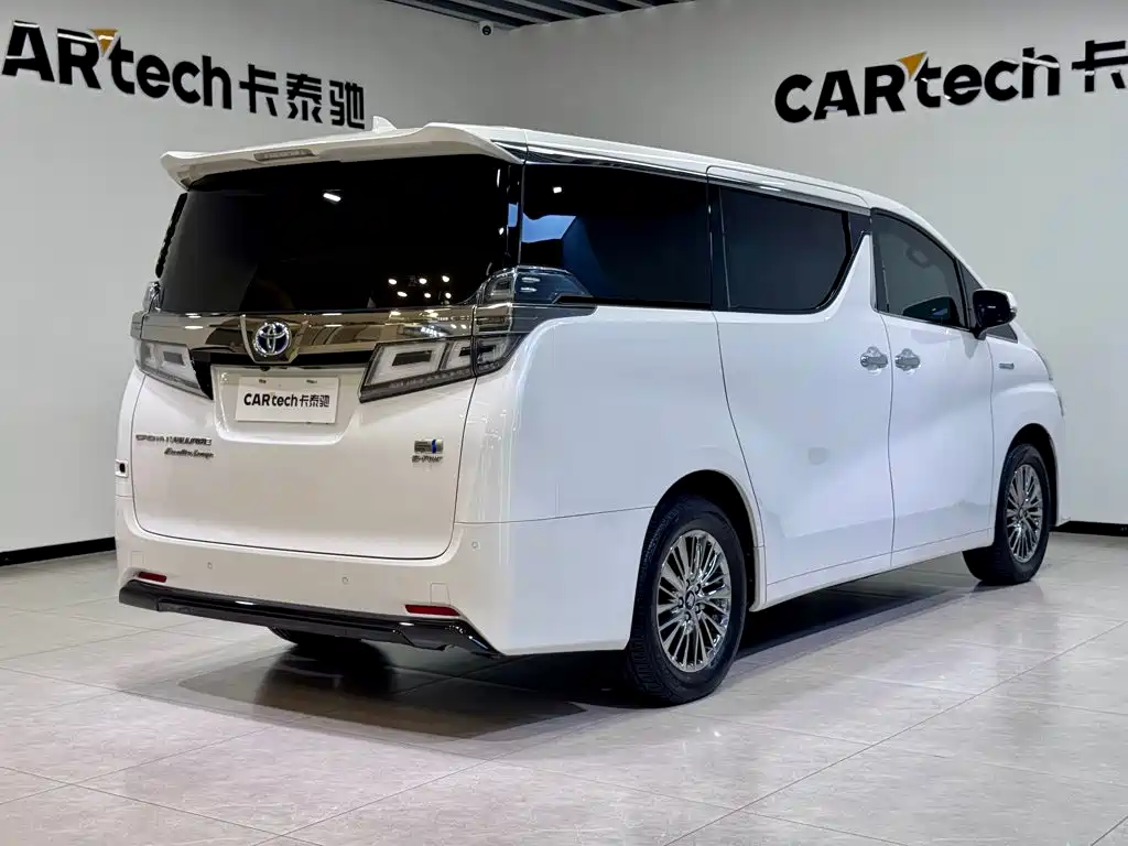 Toyota Vellfire 2023 — фото 4