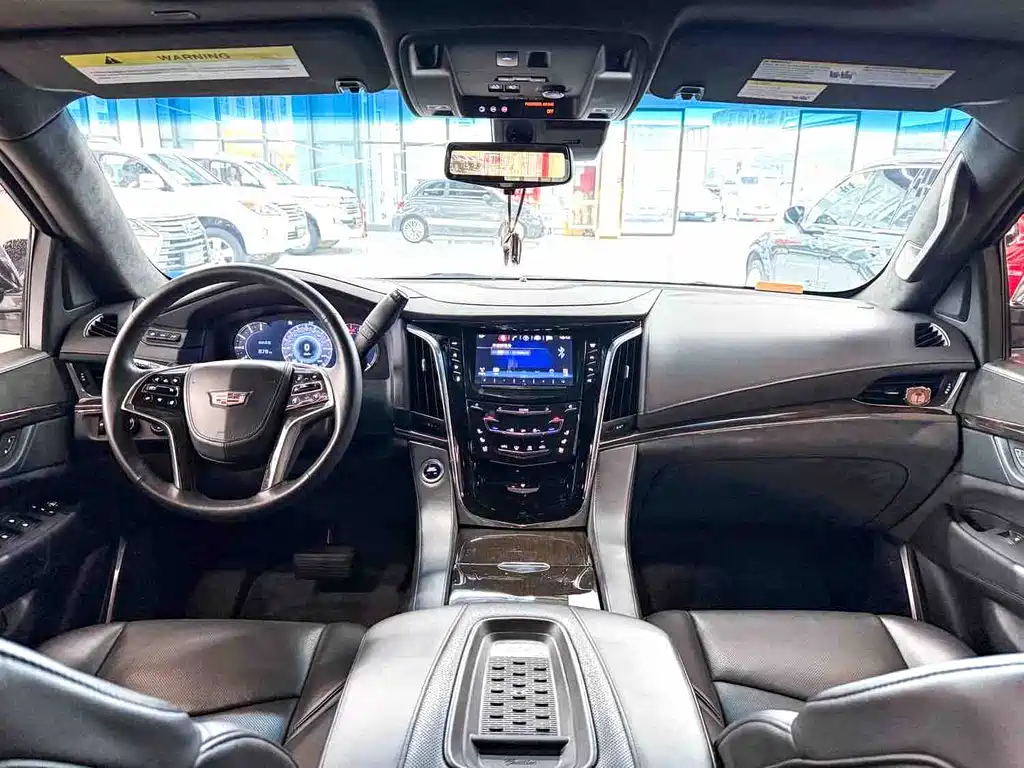 Cadillac Escalade 2018 — фото 10