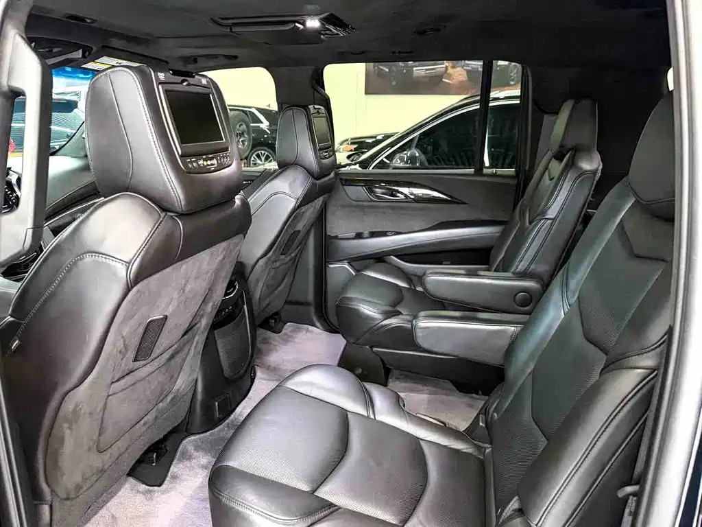 Cadillac Escalade 2018 — фото 11