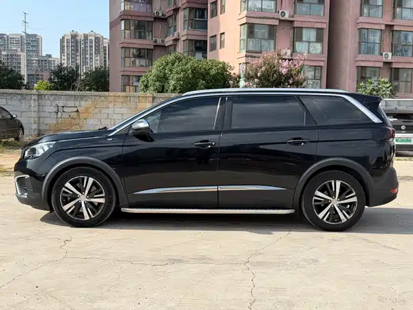 Peugeot 5008 2017