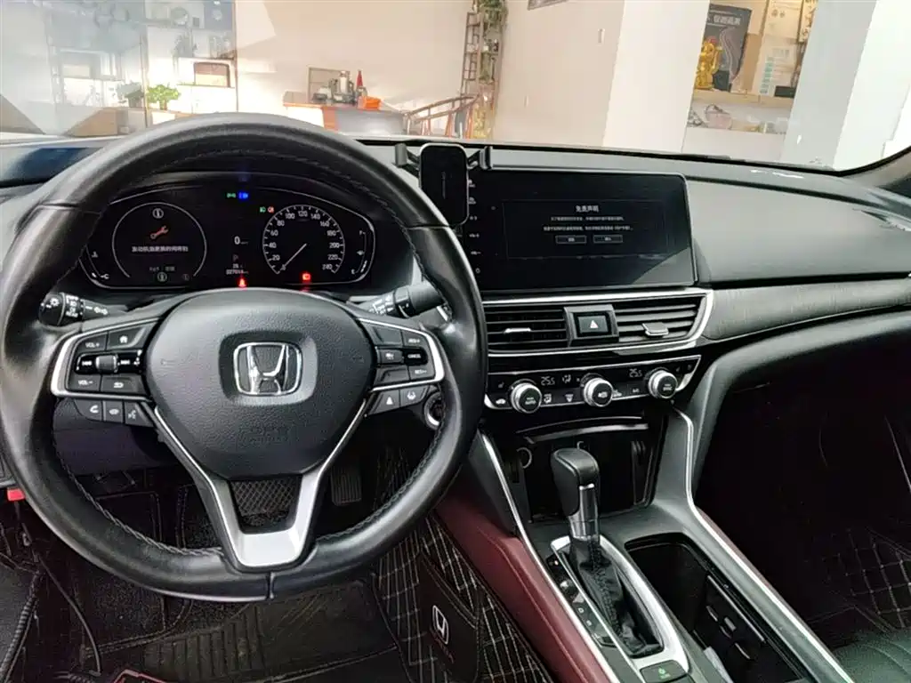 Honda Inspire 2022 — фото 10